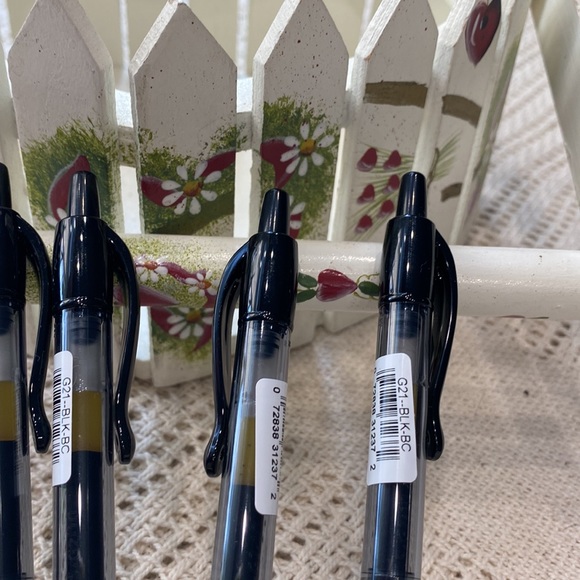 New Pilot G-2 Retractable Gel Ink Black Click Bold Point Pens 5-Pack ! - Picture 3 of 5